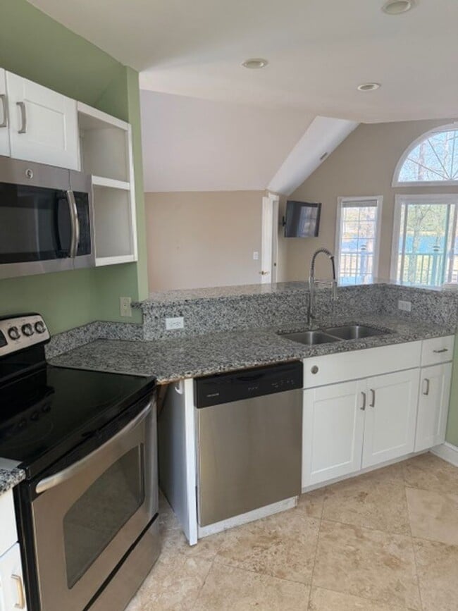 Building Photo - Welcome To Midway Farms NO HOA