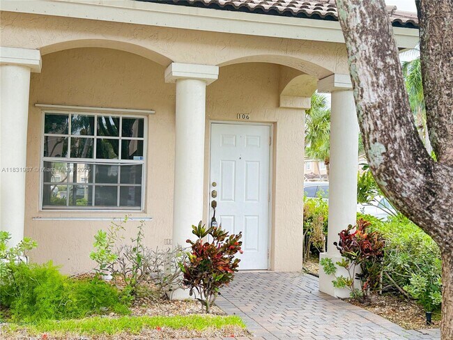 Building Photo - 5660 NW 115th Ct