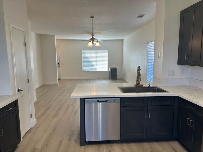 Building Photo - 2248 E La Vida Ave