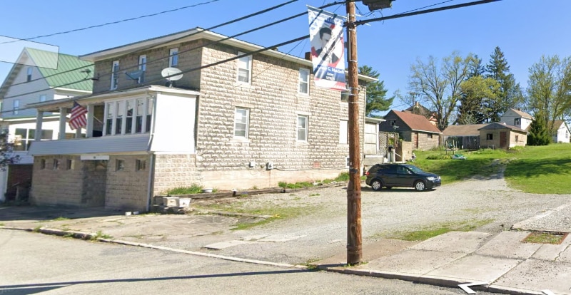 Building Photo - 314 Center St