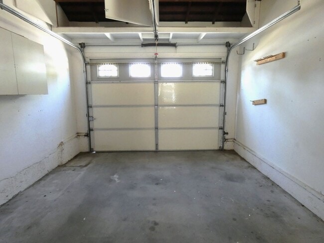 Building Photo - *Available NOW  in Lakewood!*