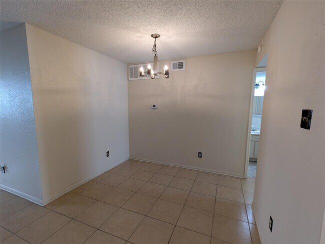 Building Photo - 2120 El Paseo St