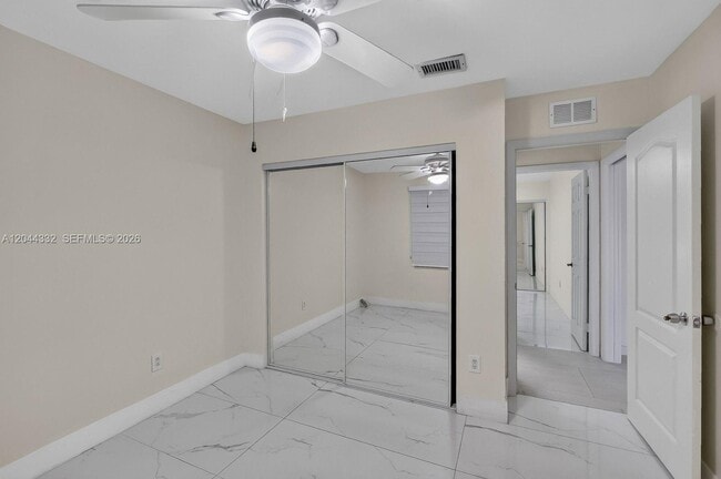 Building Photo - 2141 W 53rd St
