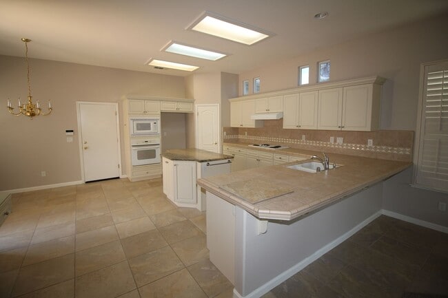 Building Photo - Beautiful Home in Buchanan District + Large Yard