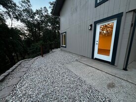 Building Photo - 13642 Brooks Rd