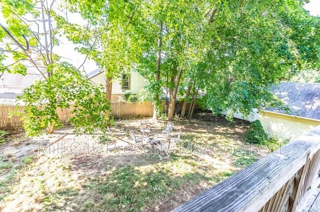 Building Photo - 261 Orange St