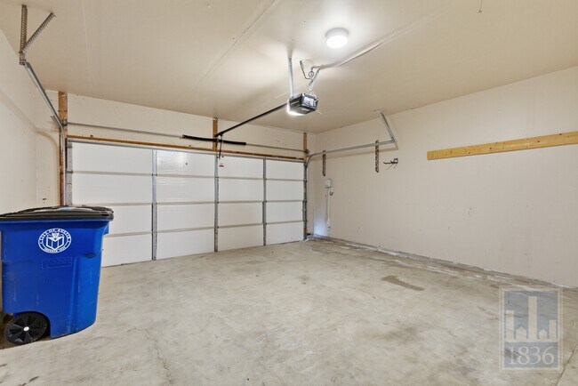 Building Photo - 4011 Travis Country Cir