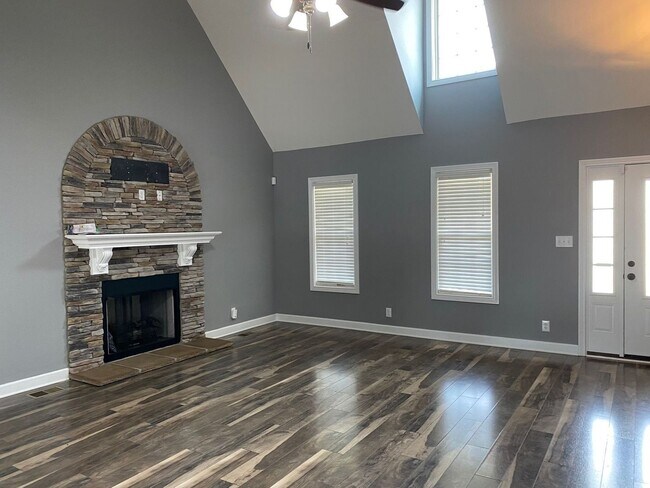 Building Photo - Don't Miss Out on this One! Beautiful Open...