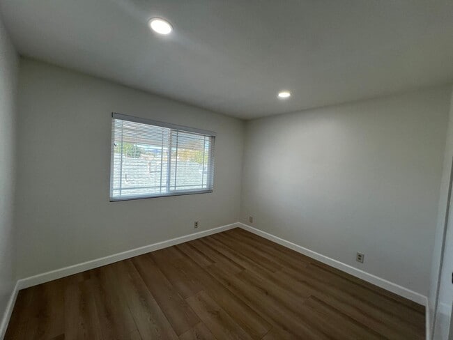 Building Photo - Great Large House ready for you to Make it a Home