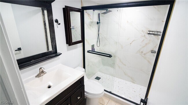 Building Photo - 1702 SE 14th St