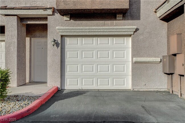 Building Photo - 9975 Peace Way