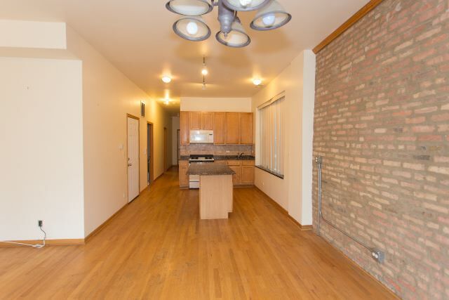 Building Photo - 2138 W Chicago Ave