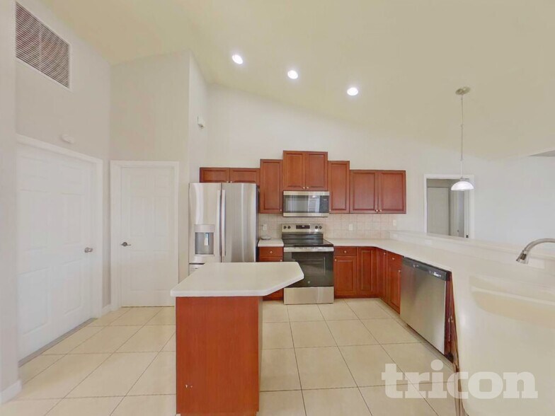 Building Photo - 4090 W Price Blvd