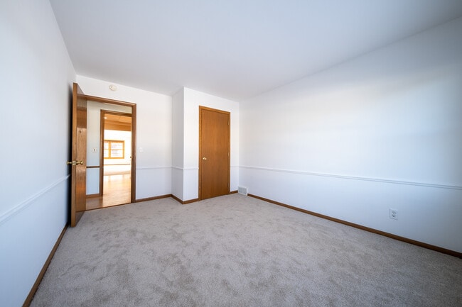 Building Photo - 5209 W 61st St