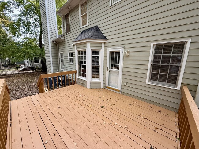 Building Photo - 1024 Laurens Way