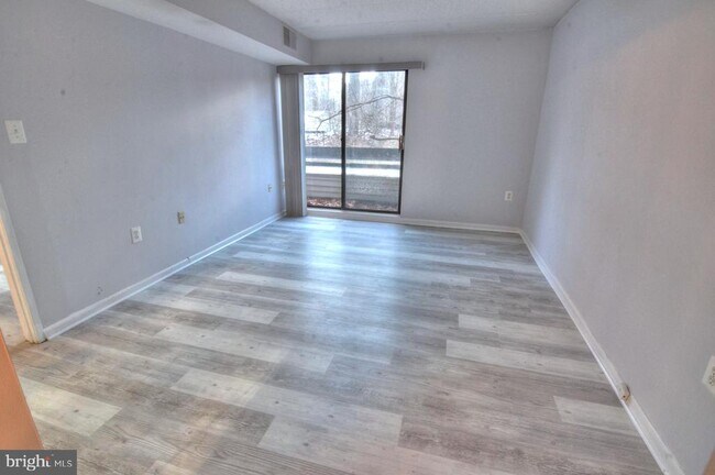 Building Photo - 2110 Green Watch Way