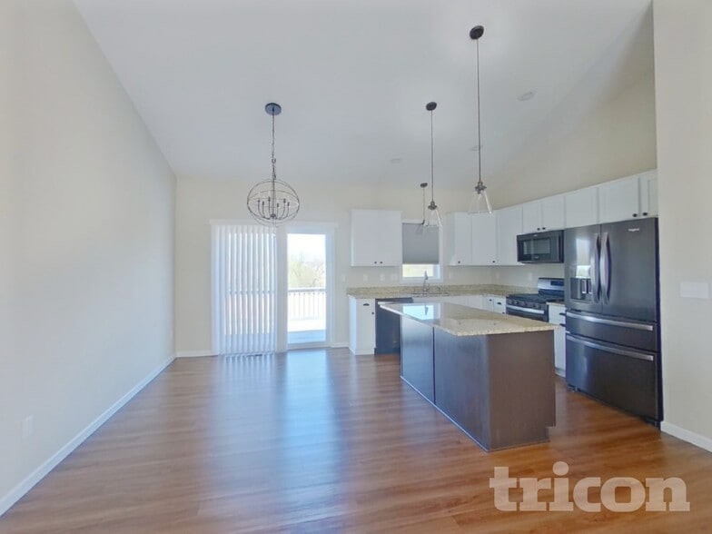 Building Photo - 1341 Meadow Ln