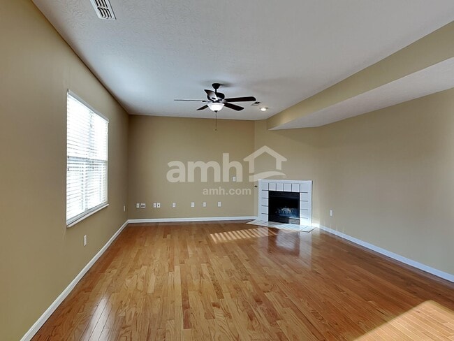 Building Photo - 447 Hartford Ct