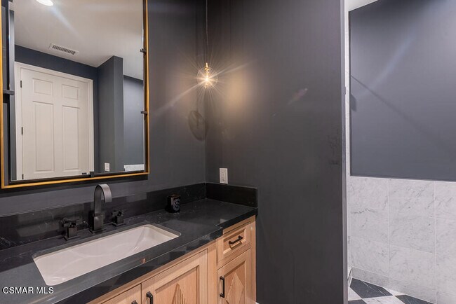 Building Photo - 2390 Crombie Ct