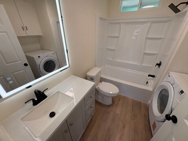 Building Photo - 0817