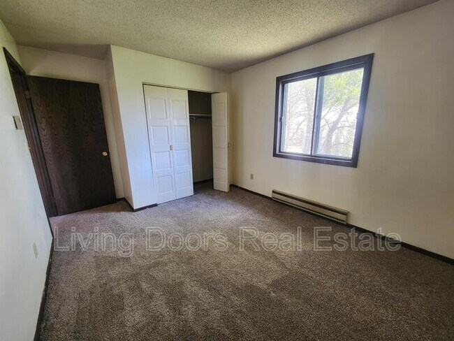 Building Photo - 210 N Phillips Ave
