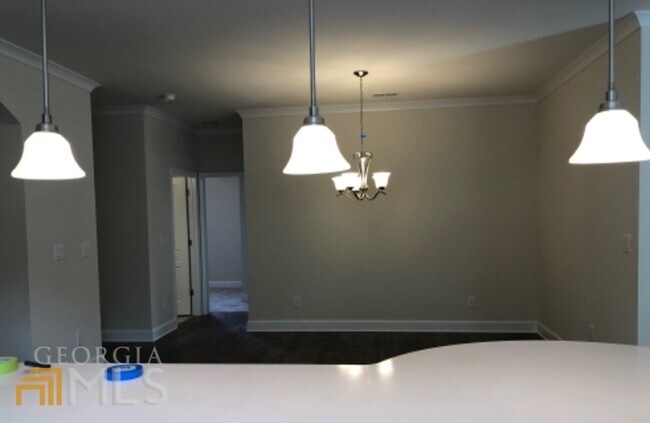 Building Photo - 128 Stamford Ave