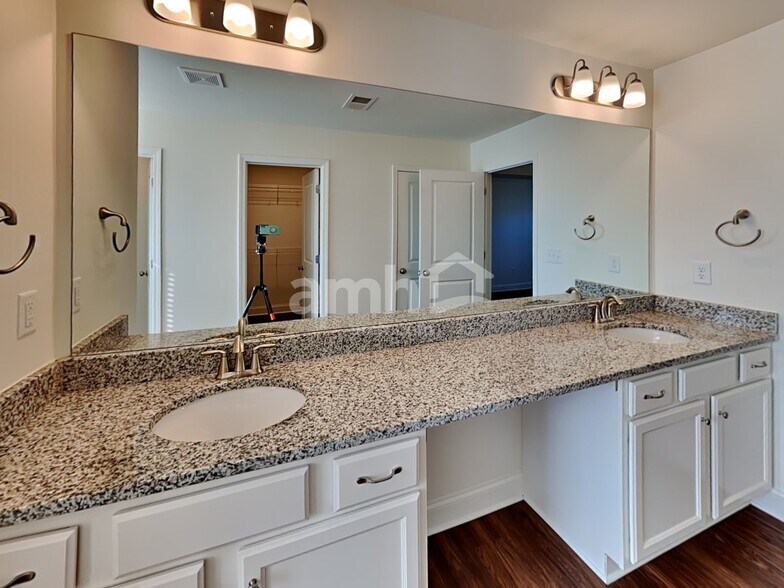 Building Photo - 5115 Coppage Ct