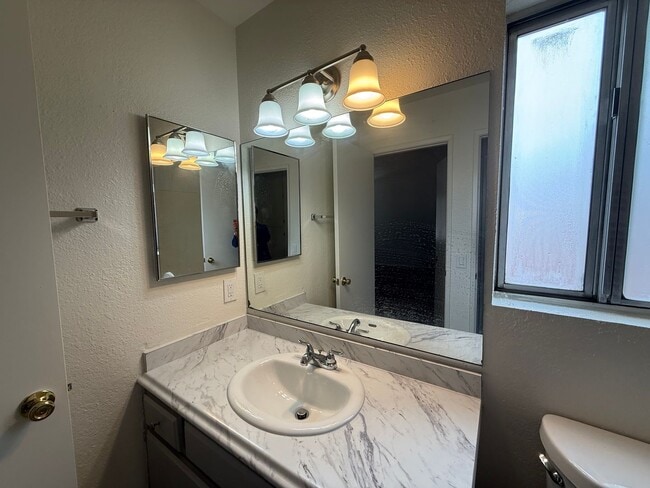 Building Photo - Victorville-3 Bedroom2 Bathrooms,2 Story Home, New Paint, New Carpet,