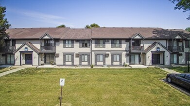 Building Photo - 5953 Walnut Cir Dr