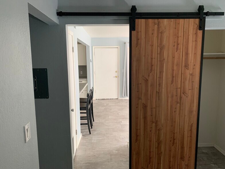 Building Photo - 1200 S Riordan Ranch St
