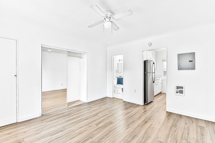 Building Photo - 636 Linden Ave