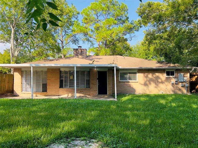 Building Photo - 17014 Forest Bend Ave