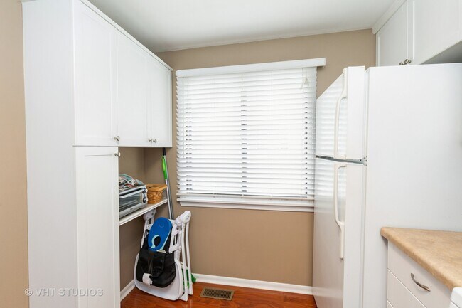 Building Photo - 1422 Tonset Ln