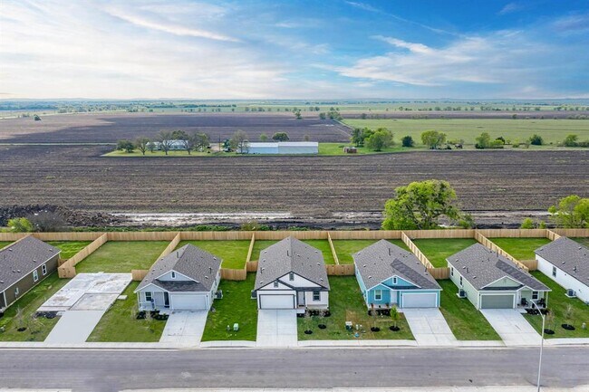 Building Photo - 526 Thunderstorm Ave