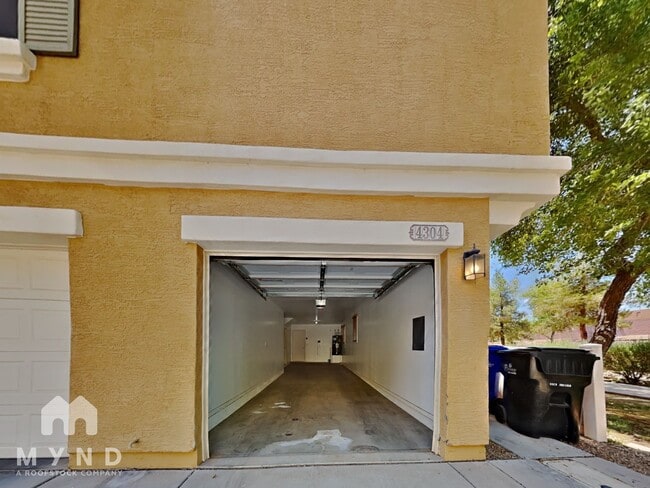 Building Photo - 4304 E Jasper Dr
