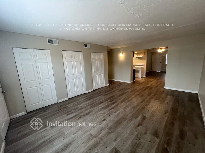 Building Photo - 11401 N 25th Ave