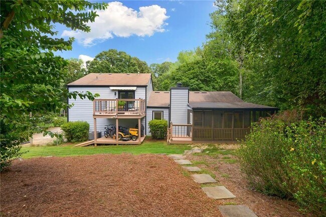 Building Photo - 3195 Creek Dr