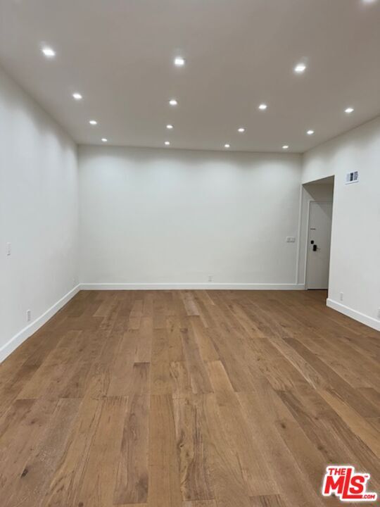 Building Photo - 11970 Montana Ave