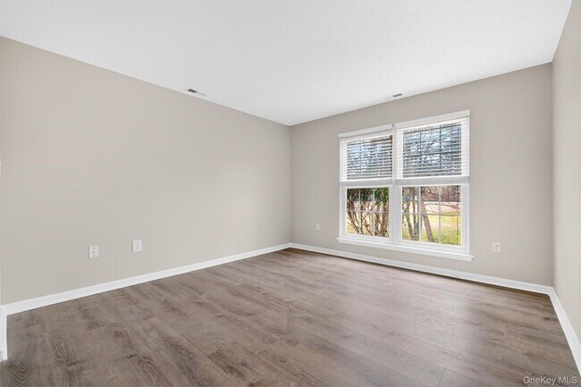 Building Photo - 111 Cartwheel Ct