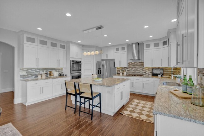 Building Photo - Luxury North Salt Lake Home with Mountain Views, Office & Fully Fenced Yard
