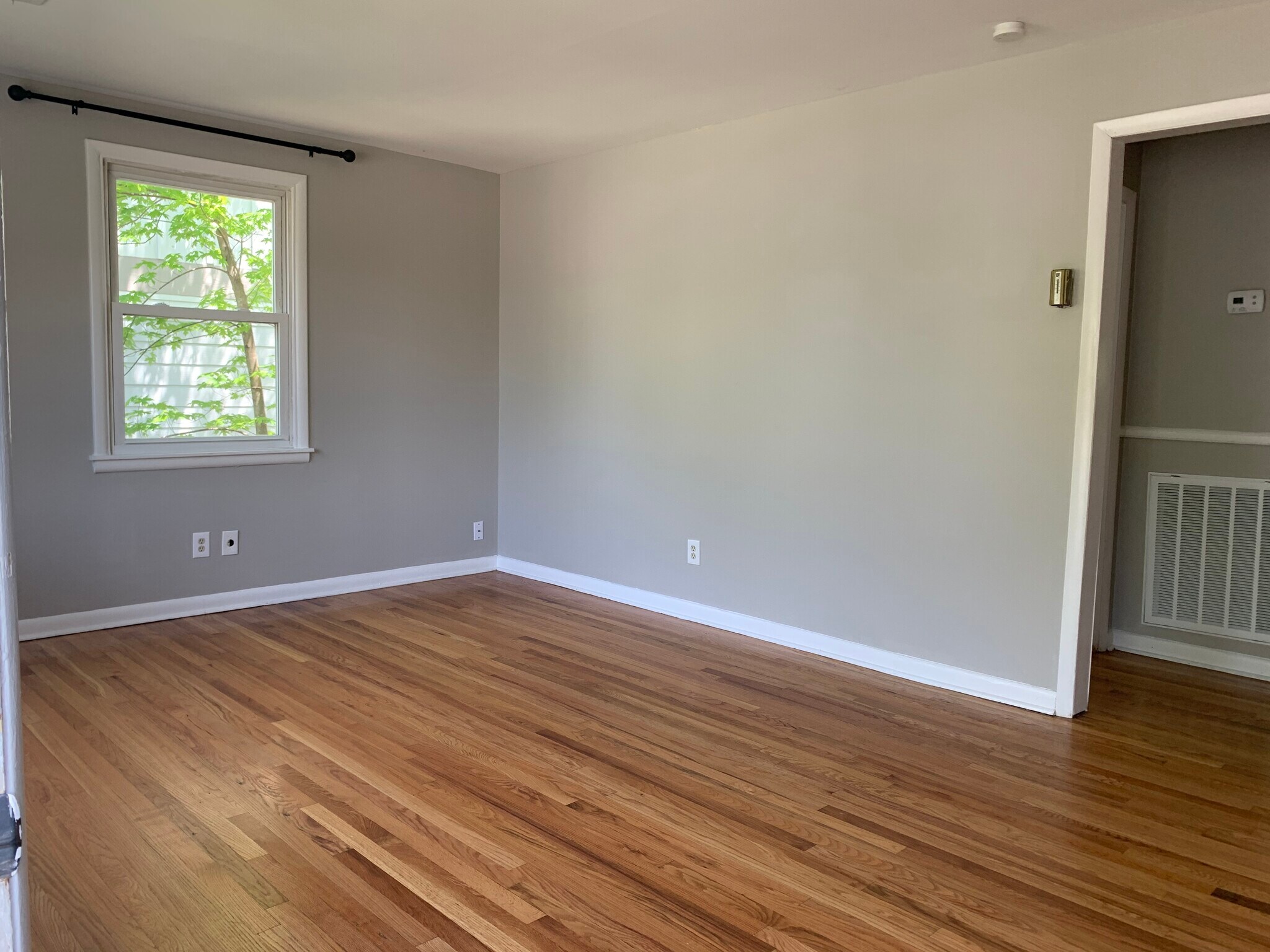 Building Photo - 2418 Brasher Ave