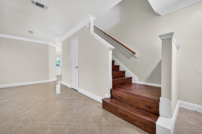 Building Photo - 2219 Mountshire Dr