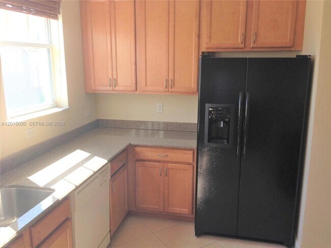 Building Photo - 690 Amador Ln
