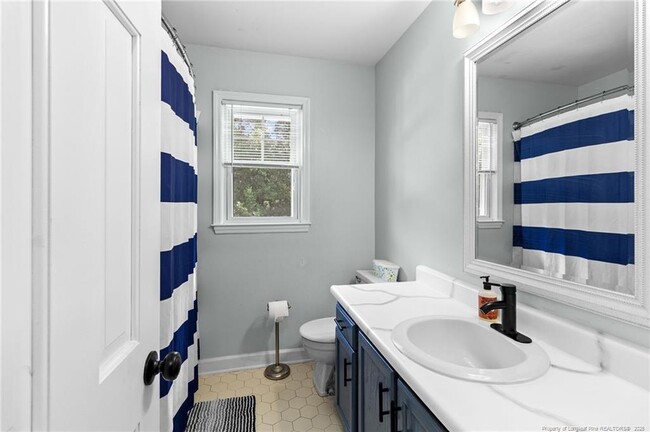 Building Photo - 2047 Birchcreft Dr