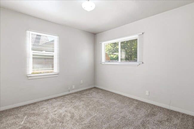 Building Photo - 2 Bedroom 1 Bathroom on the Boise Bench