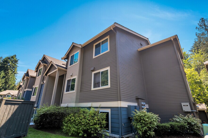 View from the common yard. - 19404 Bothell Way NE