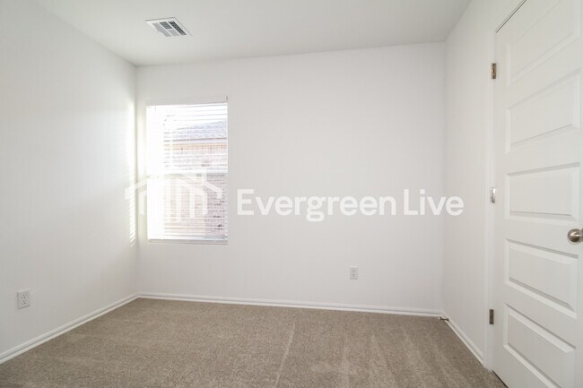 Building Photo - 3916 Olivia St