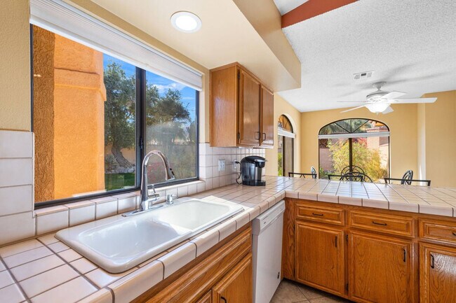 Building Photo - 53720 Avenida Carranza