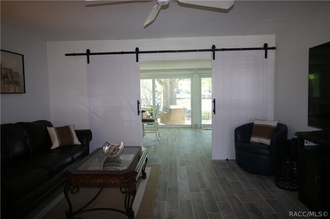 Building Photo - 11287 W Bayshore Dr