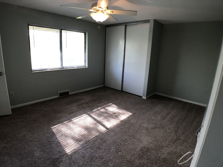 Building Photo - 3071 Zarthan Ave S